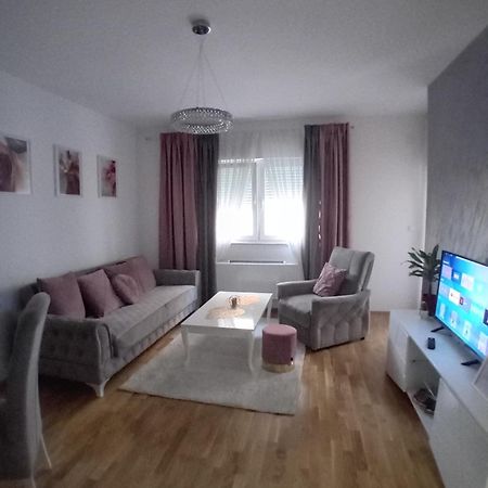 Skyline Apartment Bijeljina Buitenkant foto