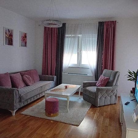 Skyline Apartment Bijeljina Buitenkant foto