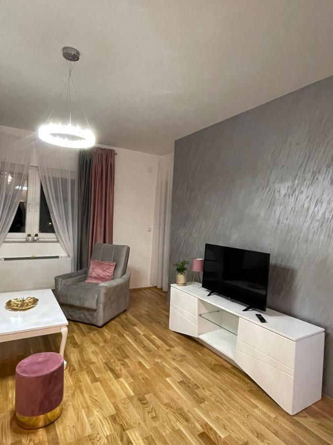 Skyline Apartment Bijeljina Buitenkant foto