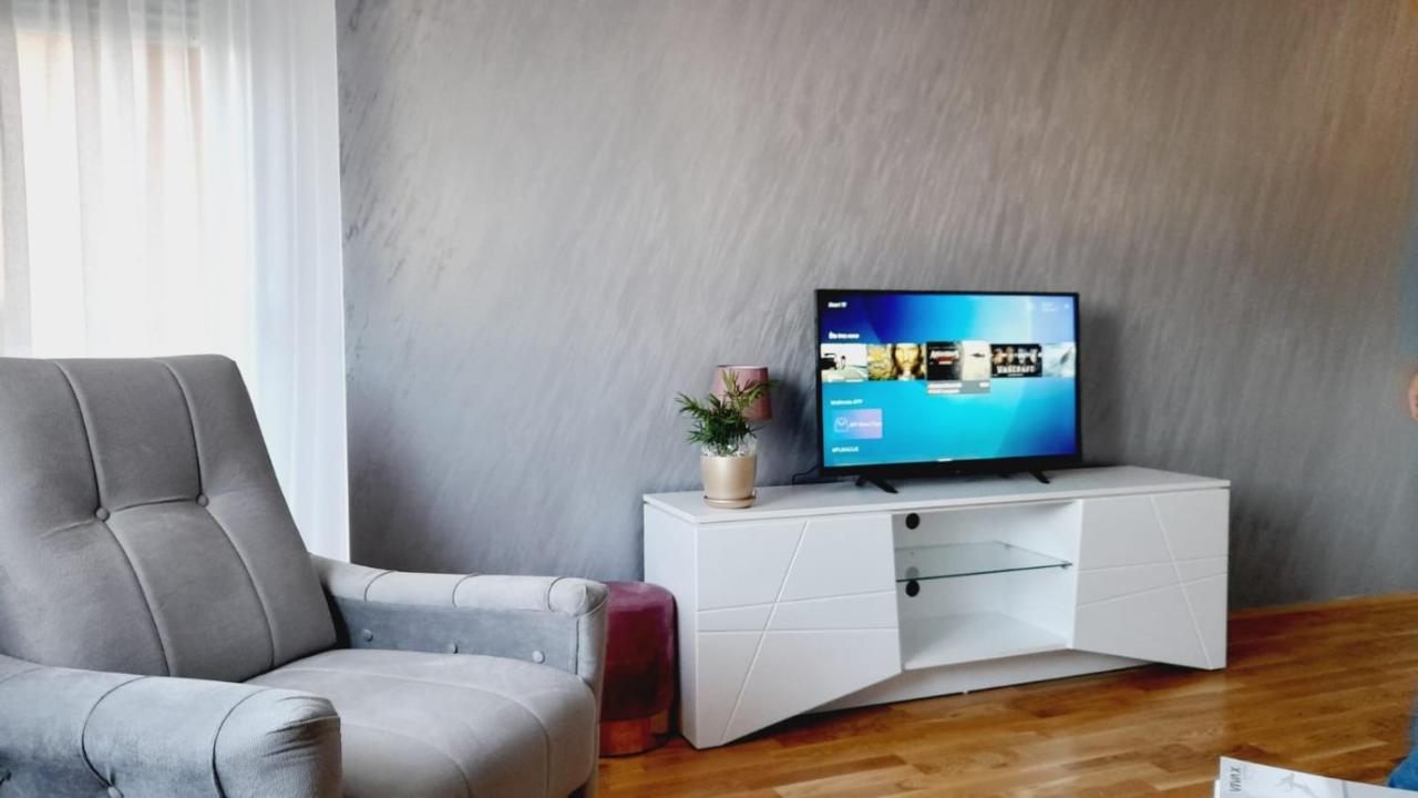 Skyline Apartment Bijeljina Buitenkant foto