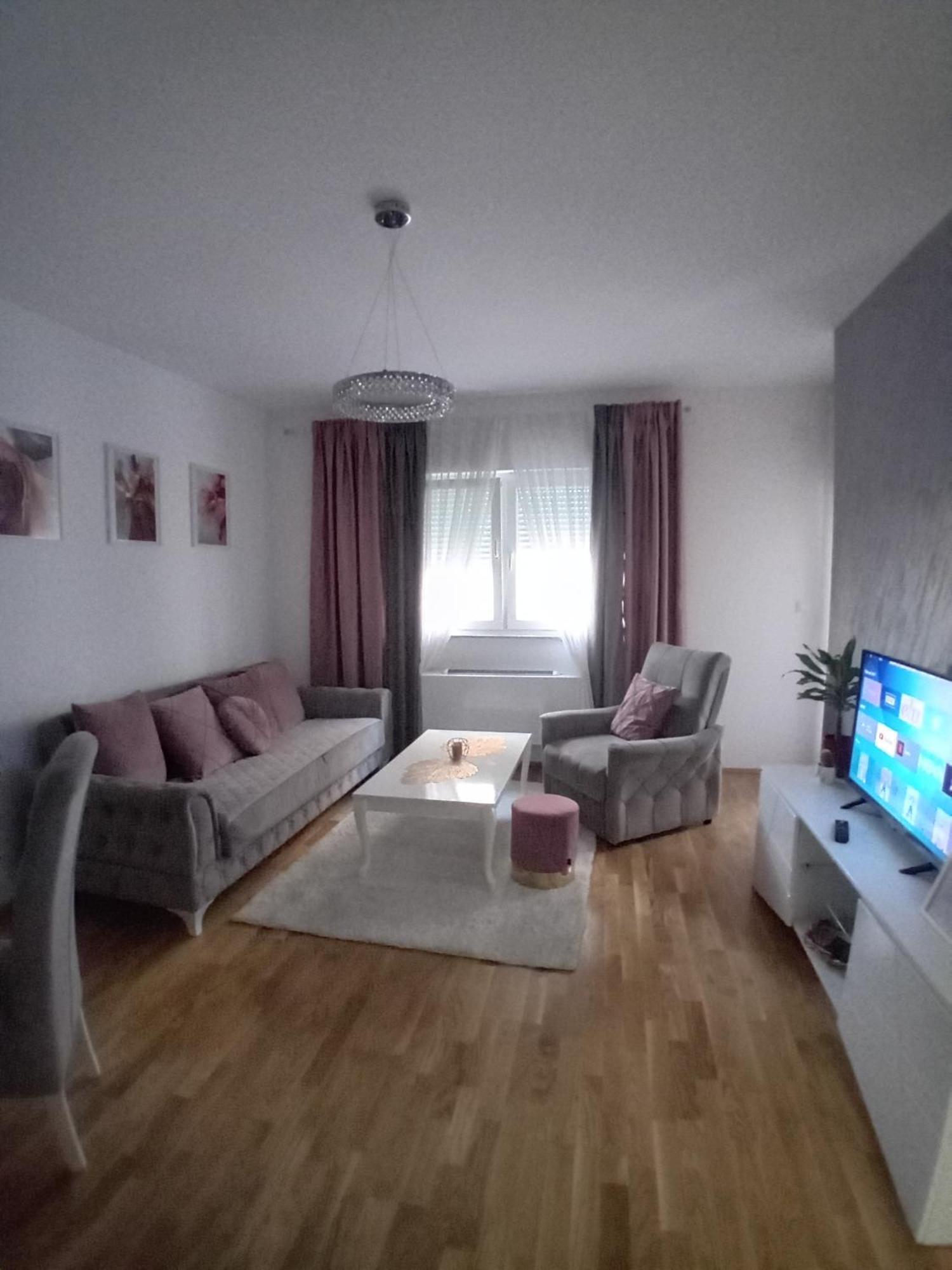 Skyline Apartment Bijeljina Buitenkant foto